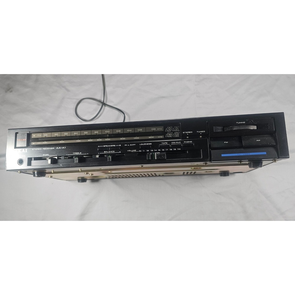 AKAI Japan AA-A1 Stereo Receiver Powers on Un-tested Scratches Bent No  Remote